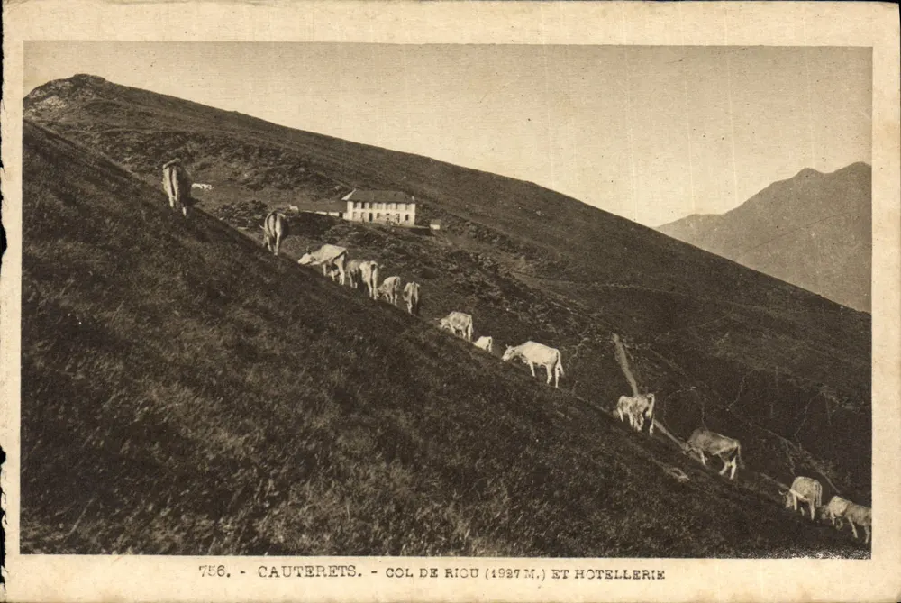 Cauterets - Col de Ricu (1927 m.) und Hotel - Vorderseite