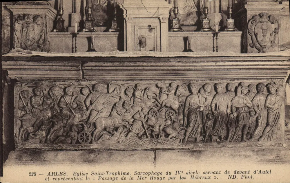Arles - Kirche Saint-Trophime - Sarg des 4. Jahrhunderts, darstellend den 'Übergang des Rotes Meeres durch die Hebräer' - Vorderseite