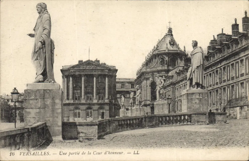 Versailles — Uma parte da Cour d'honneur — LL - Frente