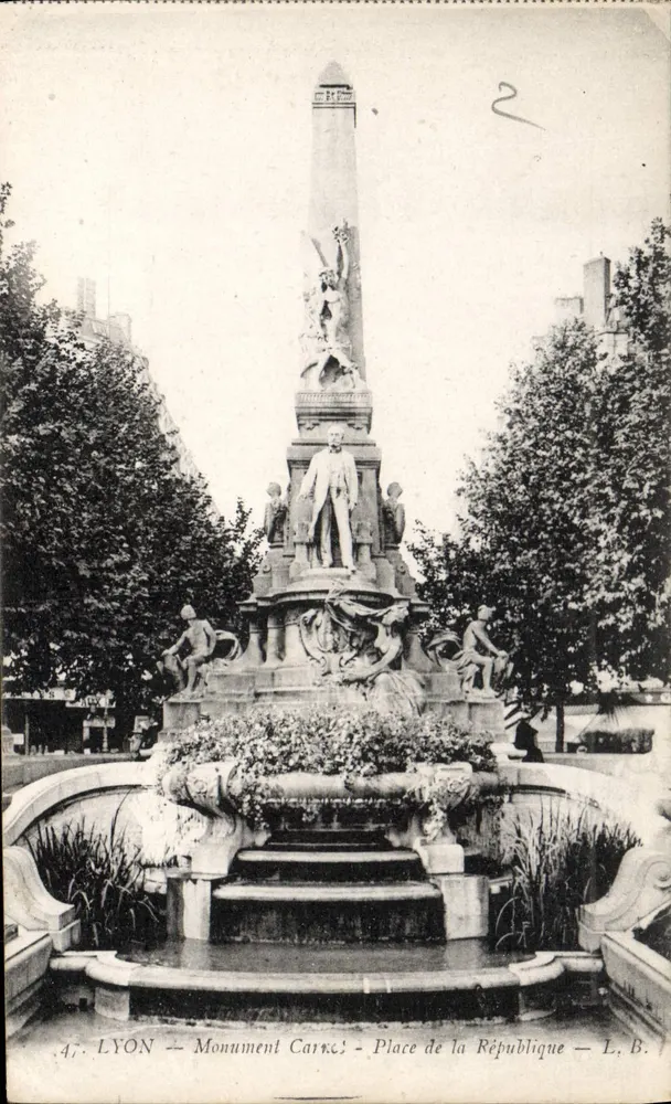 LYON — Monument Carnot — Praça da República — L. B. - Frente