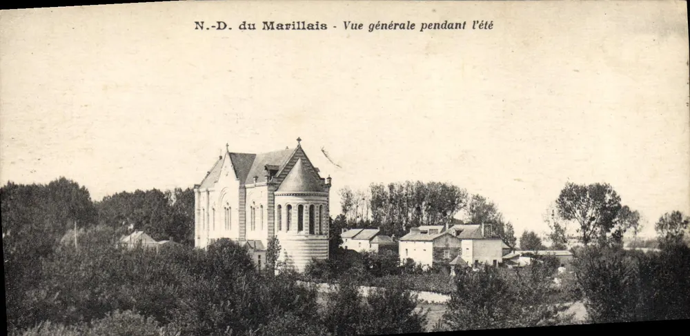 Notre-Dame du Marillais — Allgemeiner Blick während des Sommers — Phototypie J. Biennay, Reims - Vorderseite