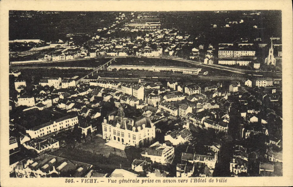 Vichy — Allgemeine Ansicht aus der Luft zum Rathaus — Verlag La Cigogne, n° 305 - Vorderseite