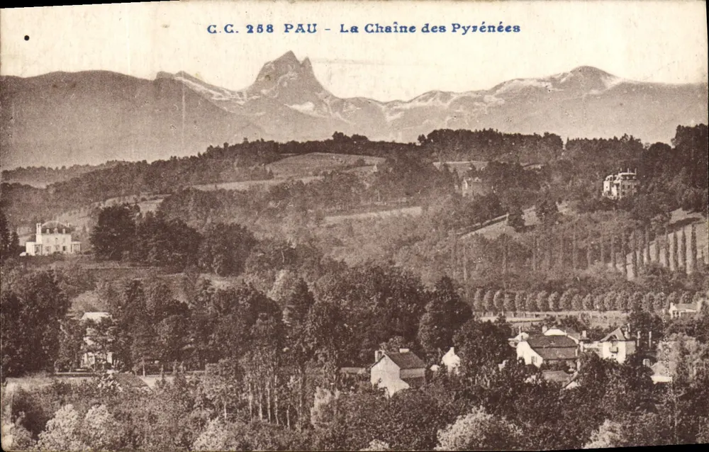 A Cadeia dos Pirineus — Pau — C.C. 258 - Frente