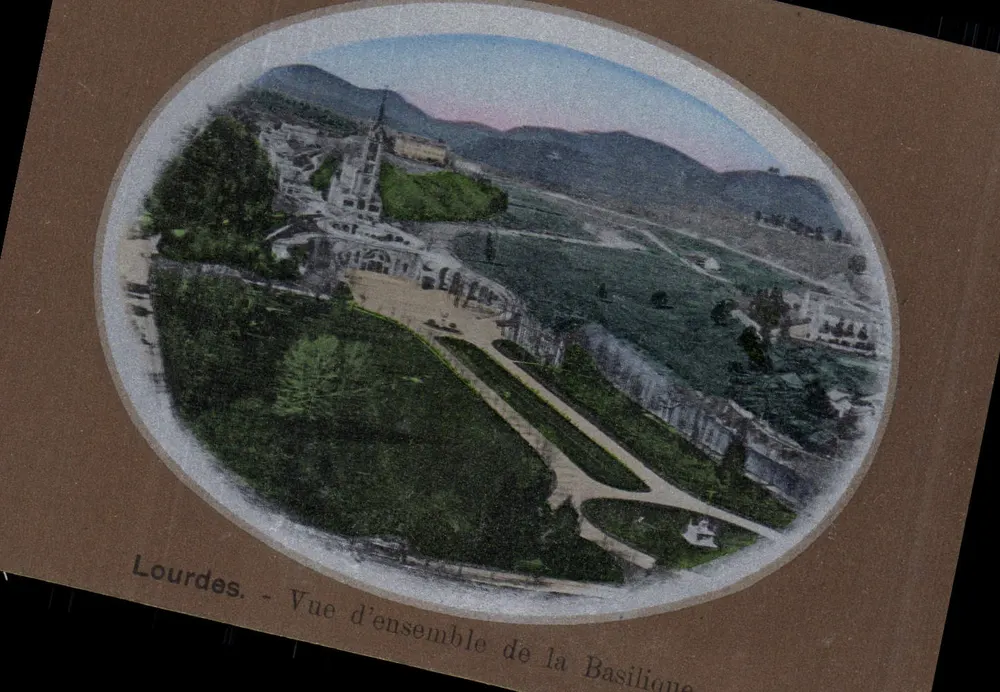 Lourdes - Ogólny widok katedry — L. M. Paris - Awers