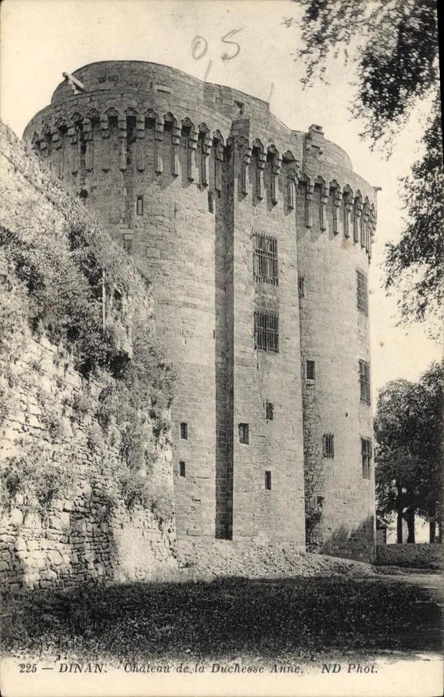 Dinan — Schloss der Herzogin Anne — ND Phot. - Vorderseite