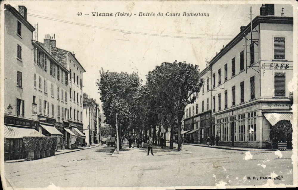Vienne (Isère) — Entrée du Cours Romestang — B.F., Paris - Recto