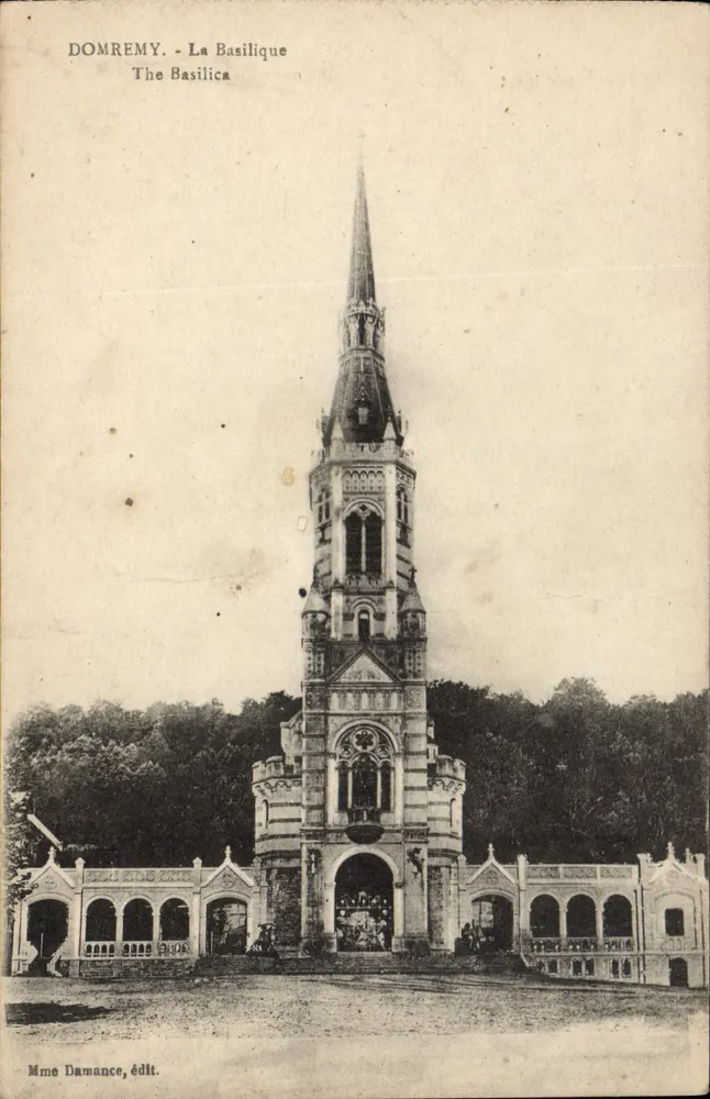 Domremy - A Basílica — editora Mme Damance, número de série não visível - Frente