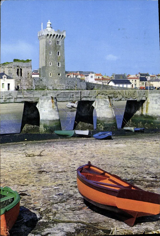 Les Sables-d'Olonne — der Hafen und die Arundel-Turm — Les Éditions Naturelles - Vorderseite