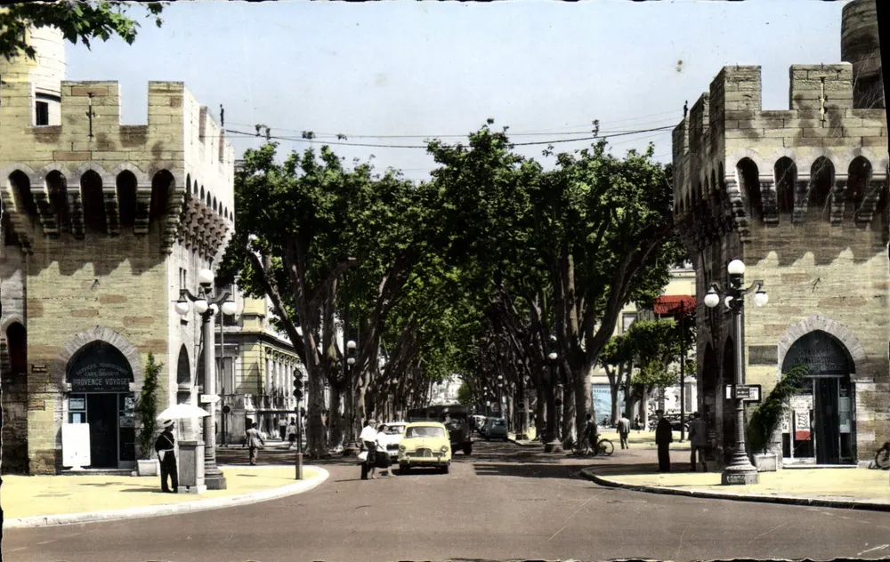 Porte de la République — Cours Jean-Jaurès — Avignon — Verlag Provençal Voyage - Vorderseite