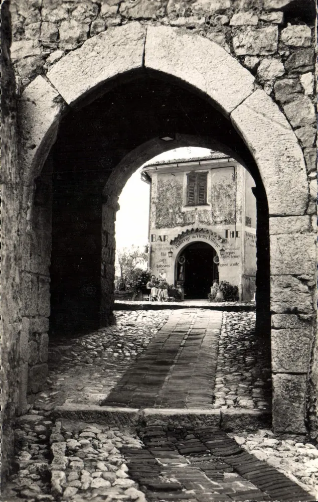 Entrada do Village — Eze — Reprografia Interdita, N° 1011 - Frente