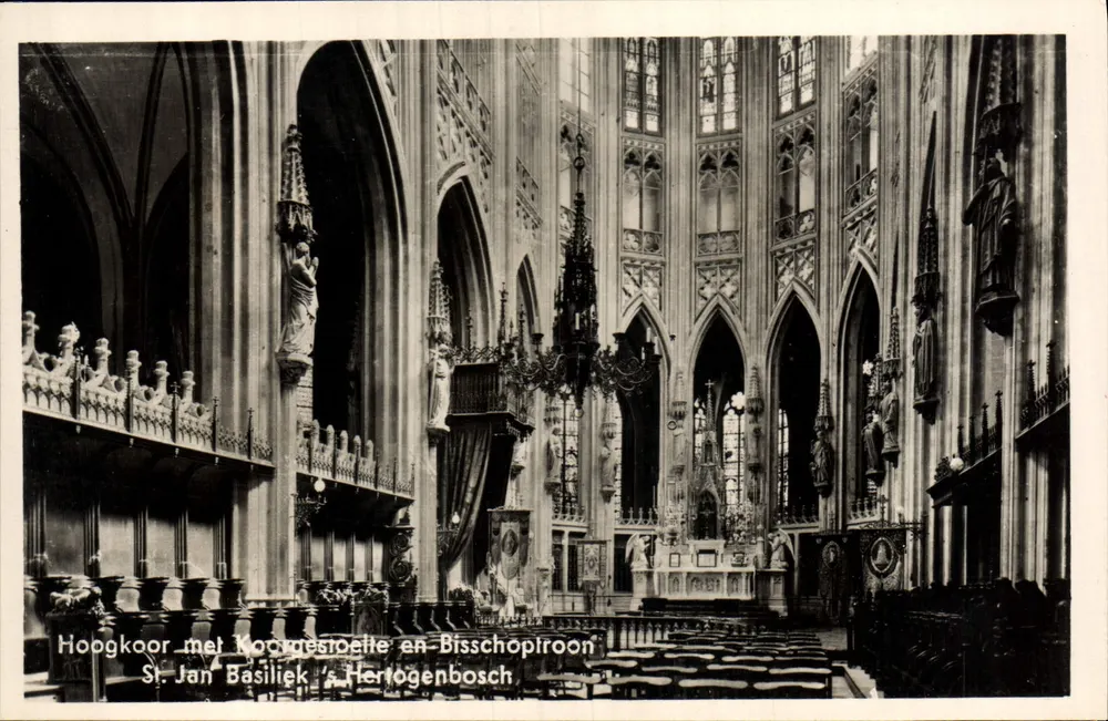 Innenansicht der Basilika St. Johannes in 's-Hertogenbosch — Ansicht des Chors und des episkopalen Chors - Vorderseite
