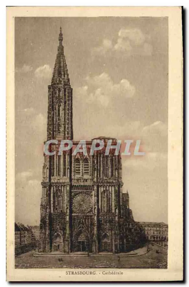 Strasbourg - Catedral — vista da fachada e da flecha - Frente