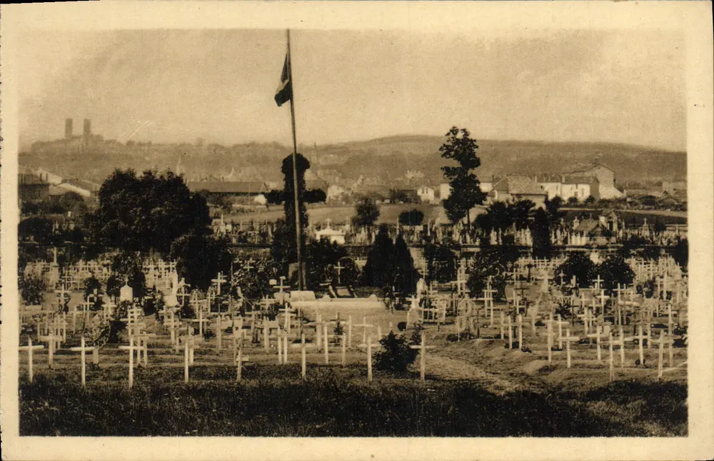 Verdun — Militärgewölbe des Faubourg Pavé — Grab der Sieben Unbekannten - Vorderseite