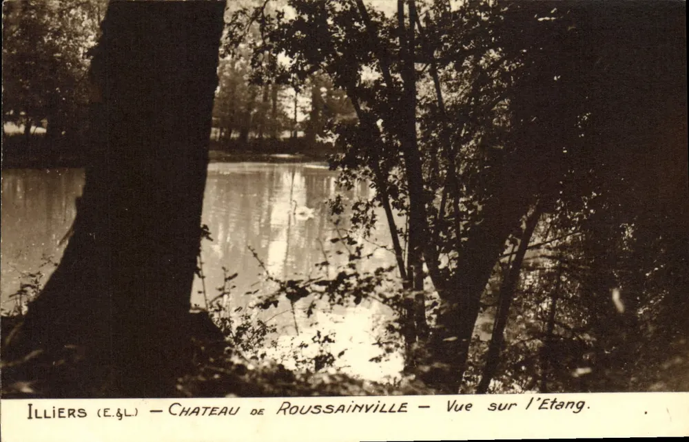 Illiers (E.&L.) — Schloss Roussainville — Ansicht des Sees - Vorderseite
