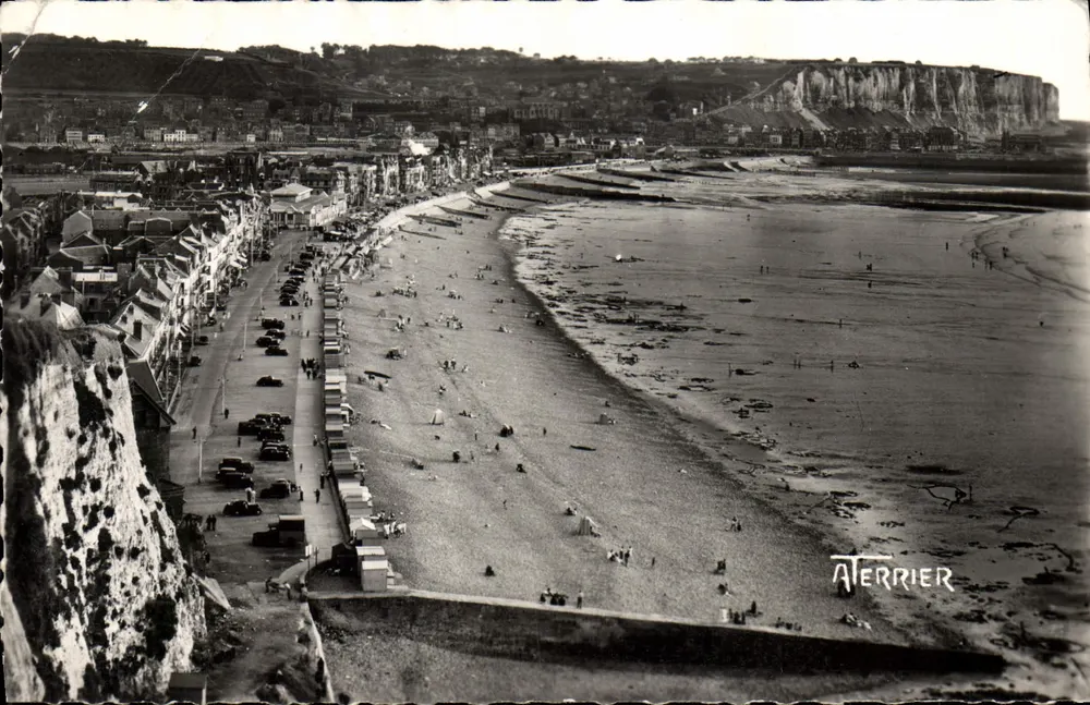 Aterrier — Vista panorâmica da praia e das falésias — Edição Aterrier - Frente