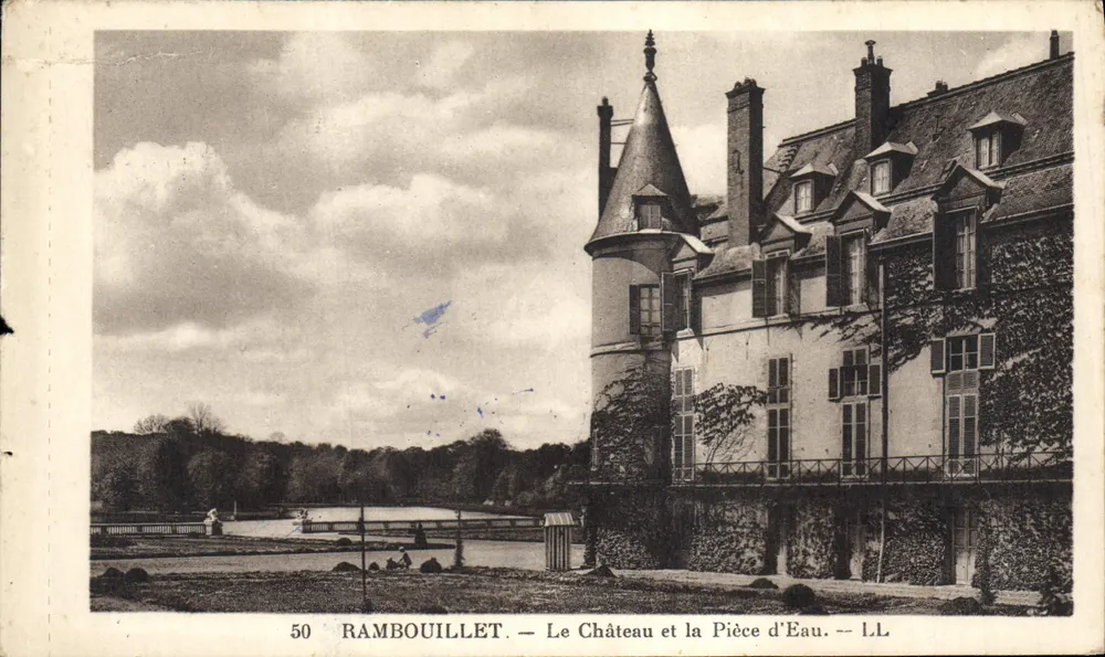 Rambouillet — O Castelo e a Pequena Lagoa — LL - Frente