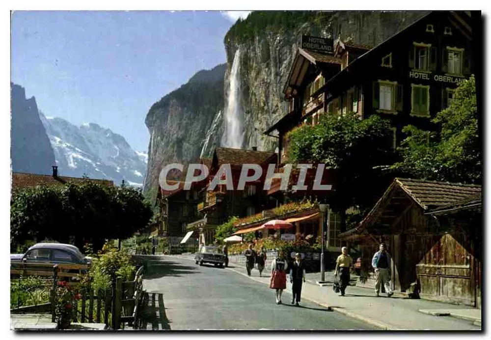 Lauterbrunnen — Ansicht des Dorfes mit Schloss und Wasserfall — Verlag Color Print Cygner, Nr. 36943 - Vorderseite