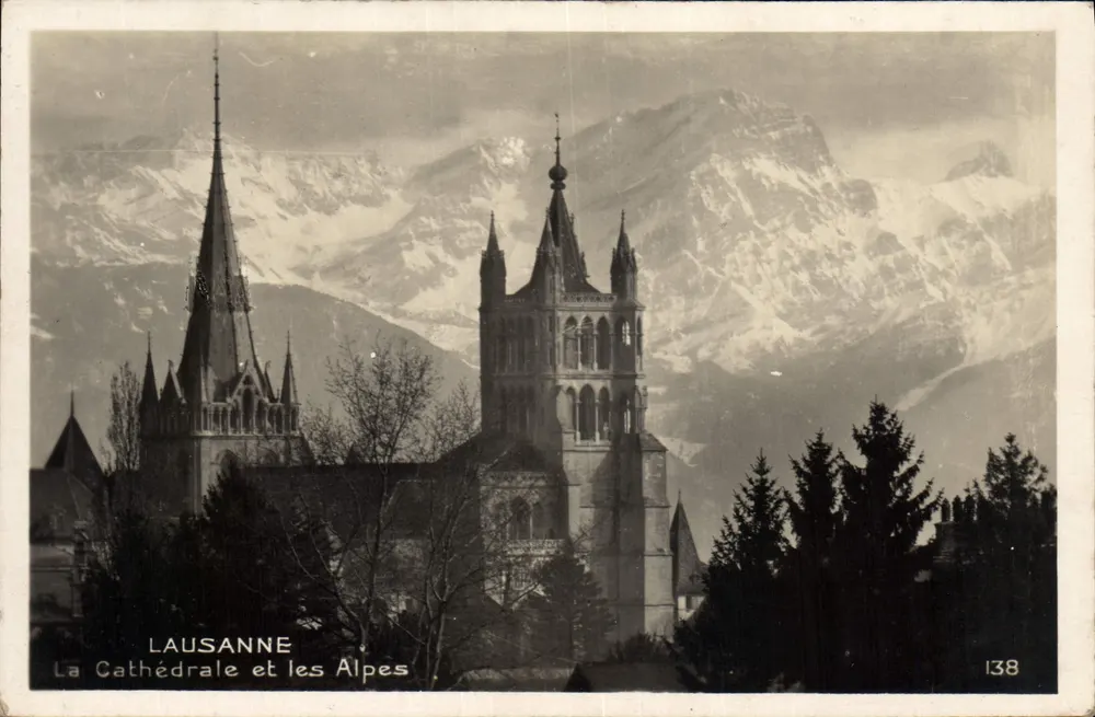 Lausanne — La Cathédrale et les Alpes — Édition Art. Perrocheville, n° 138 - Vorderseite