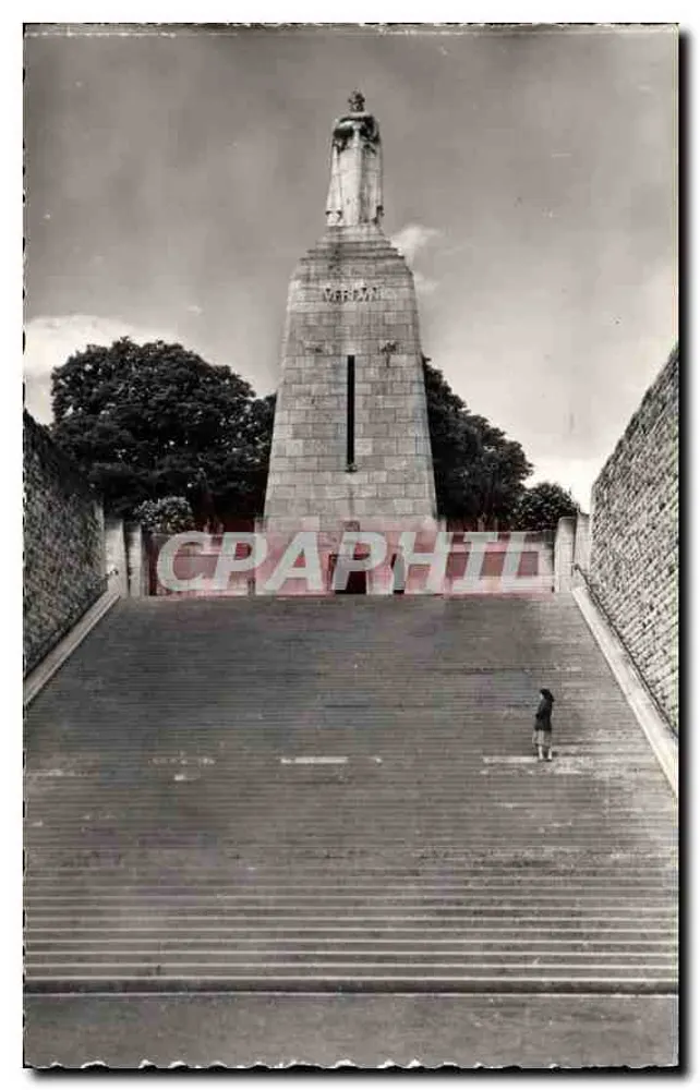 Verdun — Monument van de Overwinning — Uitgever: La Cigogne, Reims - Voorkant