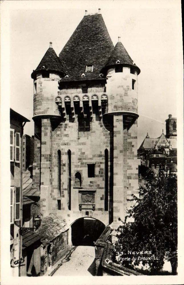 Porte du Roux — Nevers — éditeur C.A.P. n° 33 - Frente