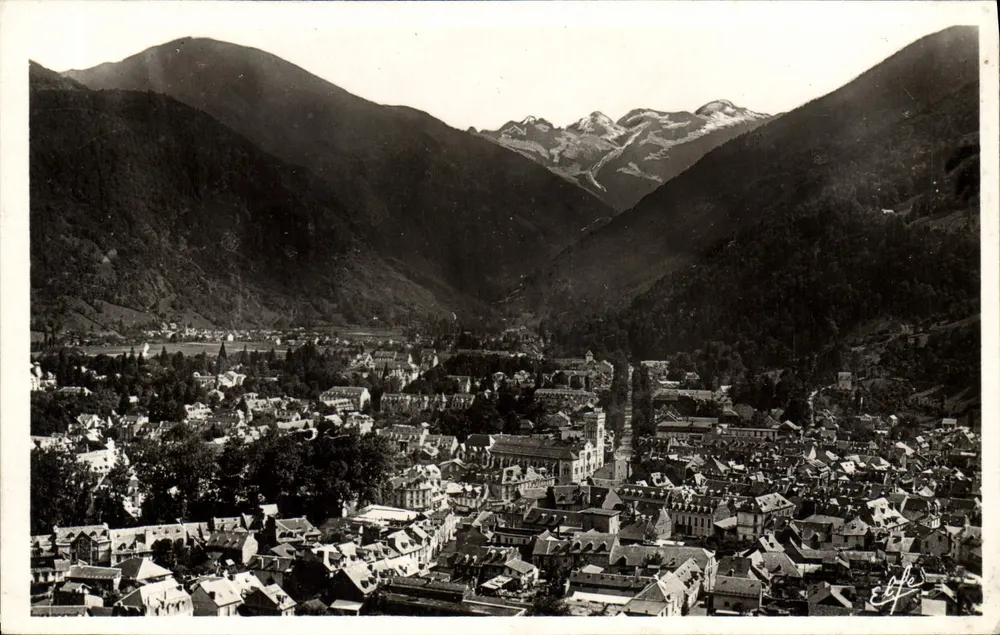 Luchon — Panoramablick — Verlag 'PYRÉNÉES OCEAN' - Vorderseite