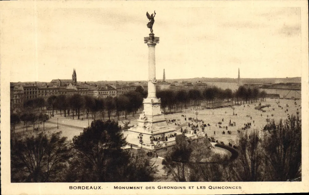Bordeaux - Denkmal der Girondins und die Quinconces - Vorderseite