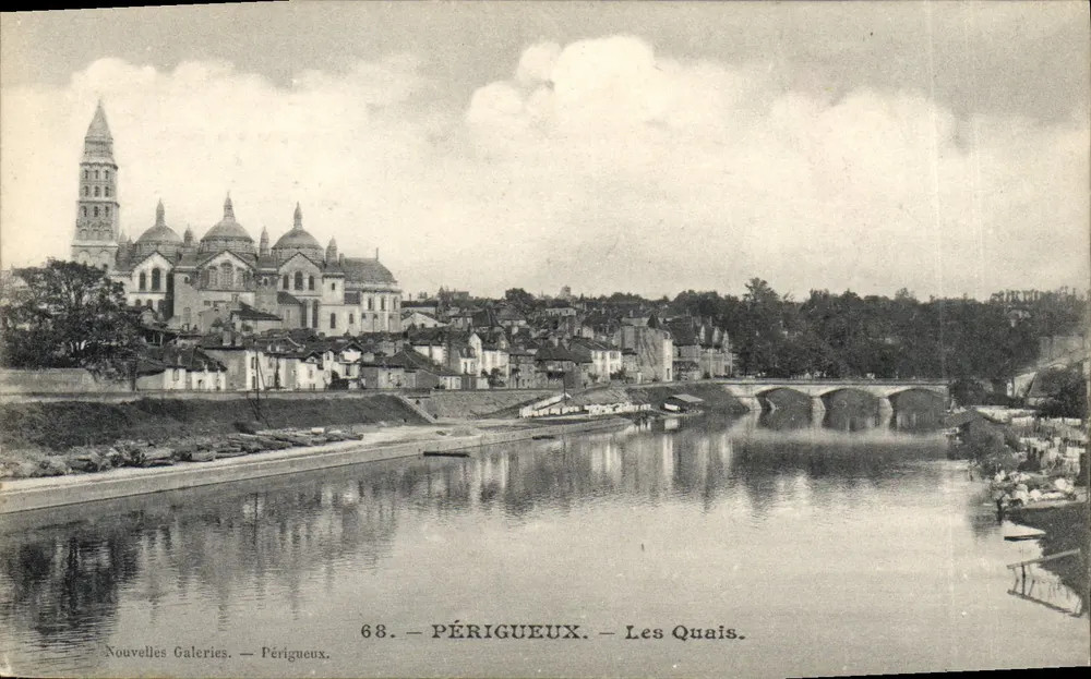 Périgueux — Les Quais — Nouvelles Galeries — 68 - Frente