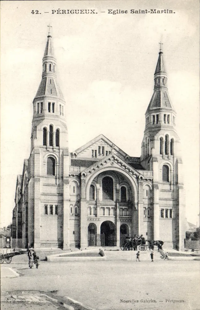 Périgueux — Igreja de São Martinho — Novas Galerias, Périgueux - Frente