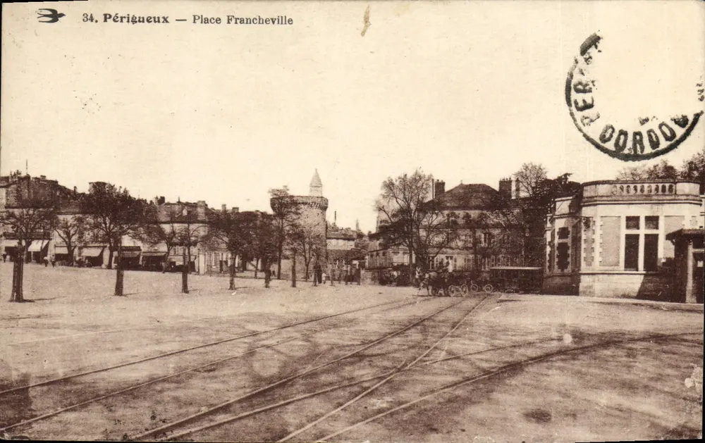 Périgueux — Place Francheville — editor anônimo, n.º 34 - Frente