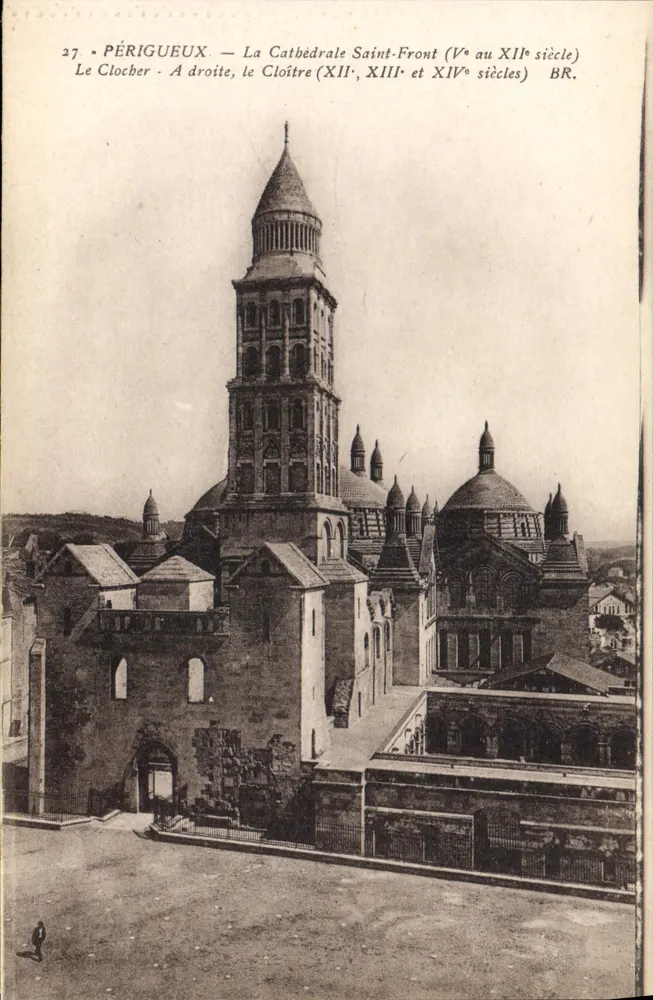Périgueux — A Catedral Saint-Front (Vᵉ ao XIIᵉ século) — O Campanário e o Claustro (XIIᵉ, XIIIᵉ e XIVᵉ séculos) — BR. - Frente