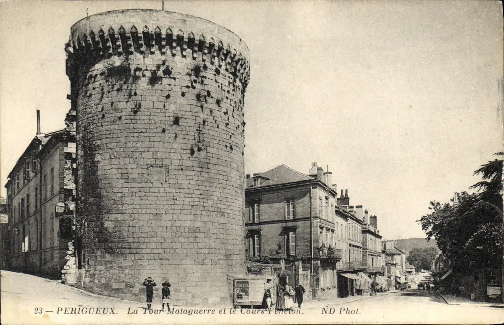 Périgueux — La Tour Mataguerre und der Cours Fenelon — ND Phot. - Vorderseite