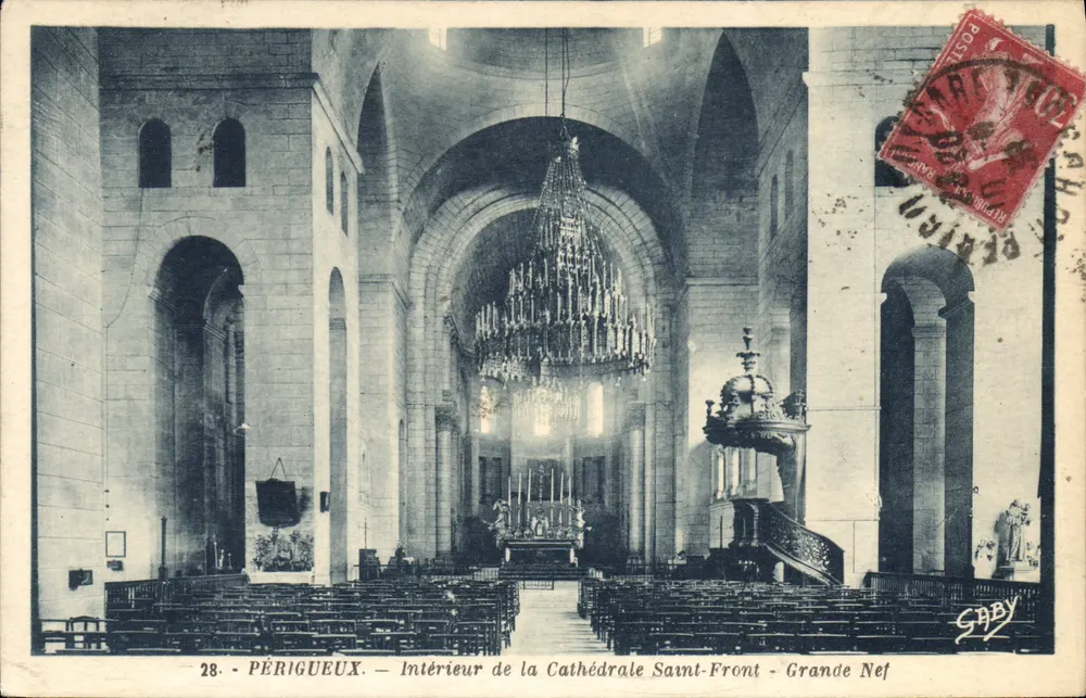 Périgueux — Intérieur de la Cathédrale Saint-Front — Grande Nef — Éditeur Gaby - Vorderseite