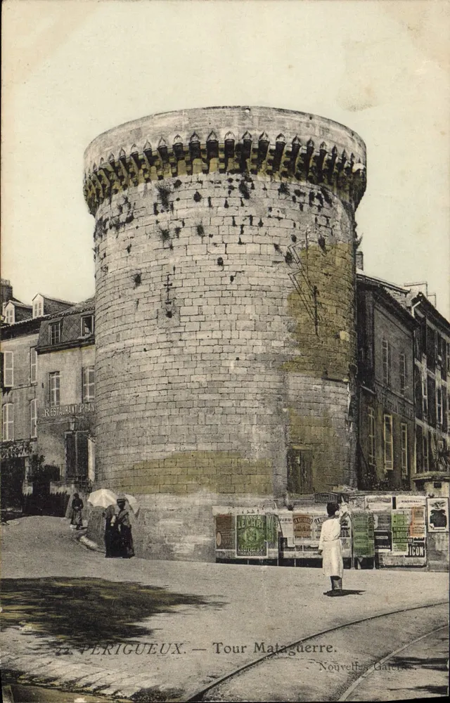 Périgueux — Torre Mataguerre — Novas Galerias - Frente