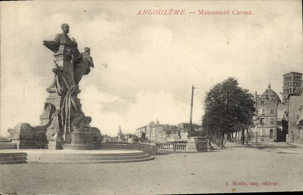 Angoulême — Monument Carnot — A. Miette, editor-imprensa. - Frente