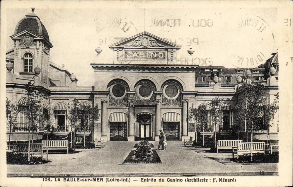 LA BAULE-sur-MER (Loire-Inf.) — Eingang zum Casino (Architekt: F. Ménard) - Vorderseite