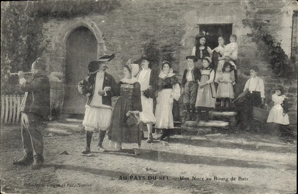 Eine Hochzeit im Dorf Batz — IM LAND DES SALZES — Dugan et Cie, Nantes - Vorderseite