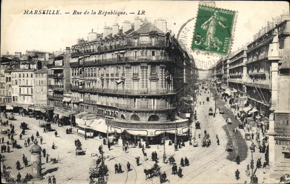 Marselha. — Rua da República. — LR - Frente