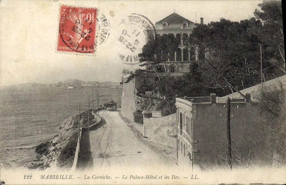 Marseille — La Corniche — Le Palace-Hôtel et les Îles — LL. — N° 122 - Vorderseite