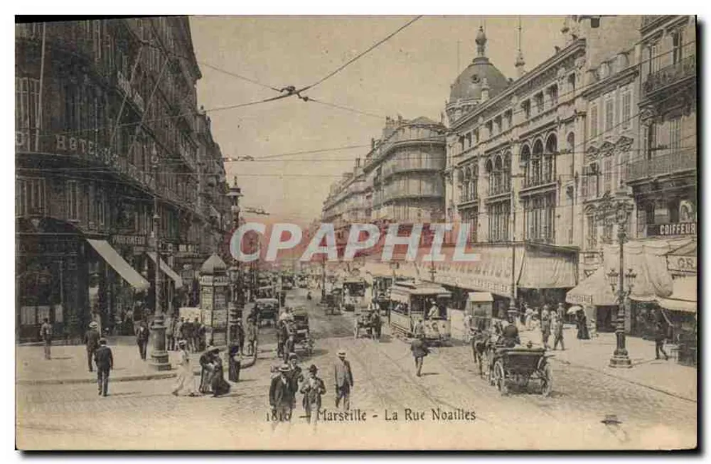 Marseille - A Rua Noailles — vista animada com trams e comércios - Frente