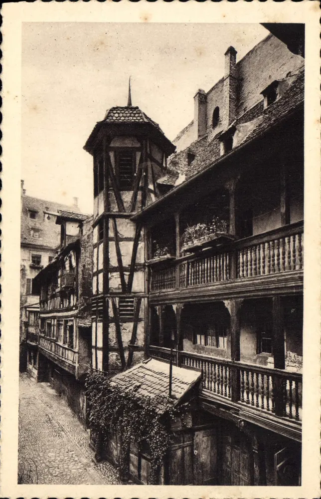 Strasbourg - Cour du Corbeau — Félix Luib, editor - Frente