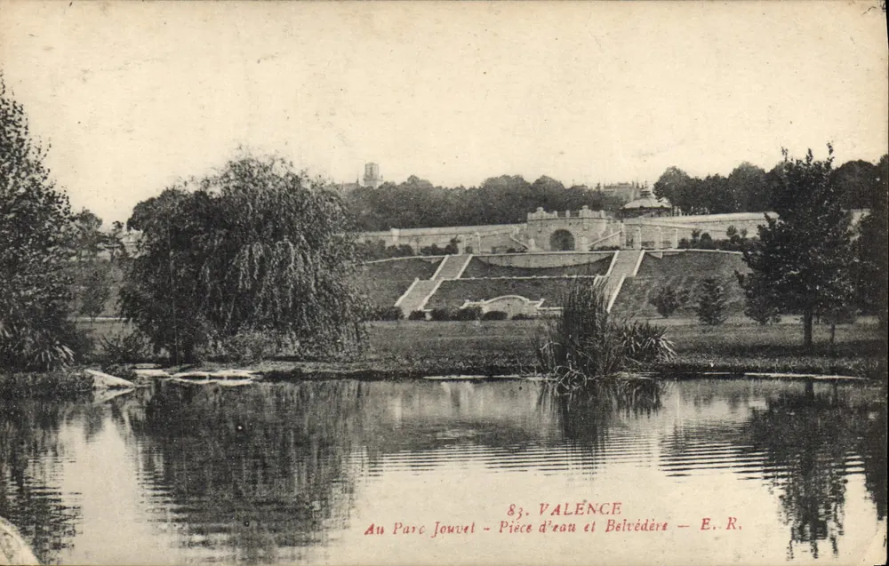 Valence - Am Parc Jouvet - Wasserfläche und Aussichtspunkt — E. R. - Vorderseite