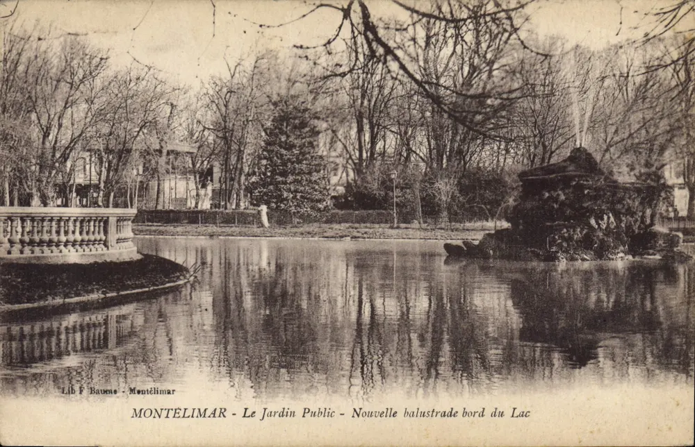 Montélimar - Der Öffentliche Garten - Neue Balustrade am See - Vorderseite