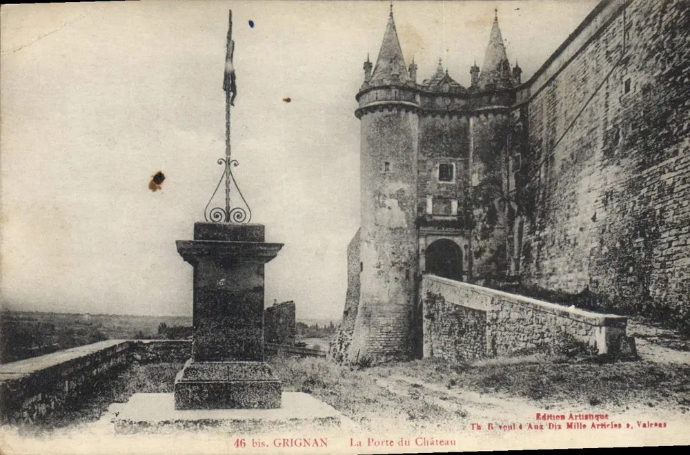 Grignan — A Porta do Castelo — Edição Artística, Th. Roupil & Cie, Valence - Frente