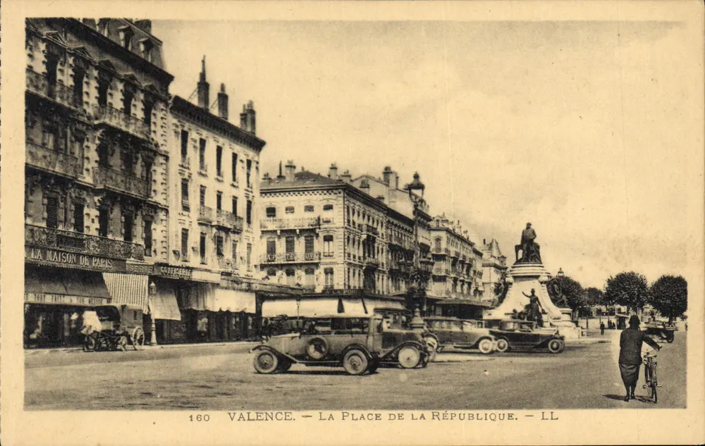 Valência — A Praça da República — LL - Frente
