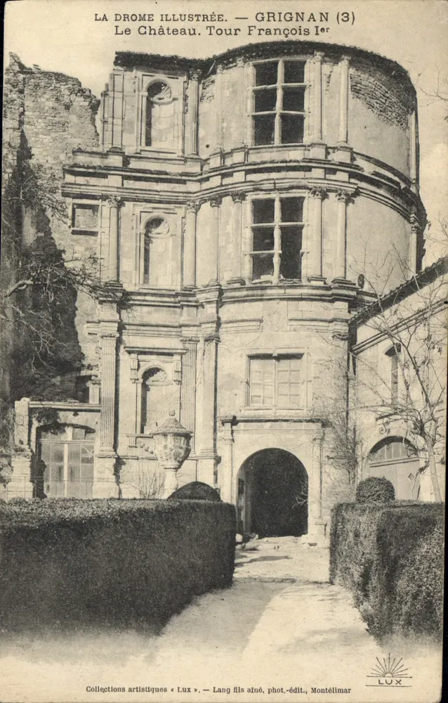 Grignan (3) — Das Schloss. Turm von François I — Künstlerische Sammlung « LUX » - Vorderseite
