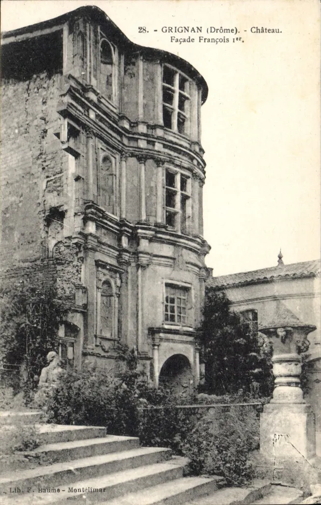 Grignan (Drôme) - Kasteel. Gevel van Frans I. - Voorkant