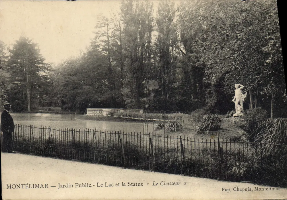 Montélimar — Öffentlicher Garten - Der See und die Statue « Der Jäger » — Pap. Chapuis, Montélimar - Vorderseite