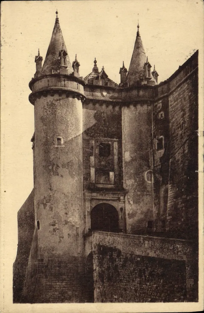 Grignan — Entrada al Castillo — La Drôme Illustrée, editado por Dessemond - Anverso