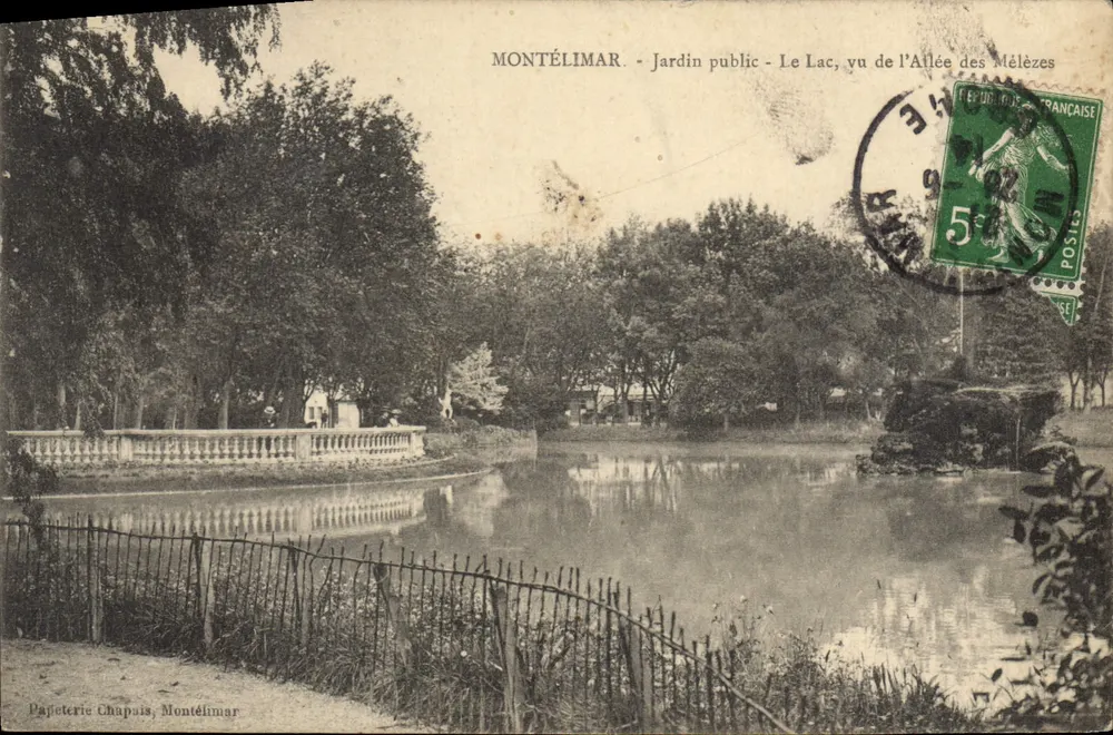 Montélimar - Öffentlicher Garten - Der See, gesehen von der Allee der Birken — Papeterie Chapais, Montélimar - Vorderseite