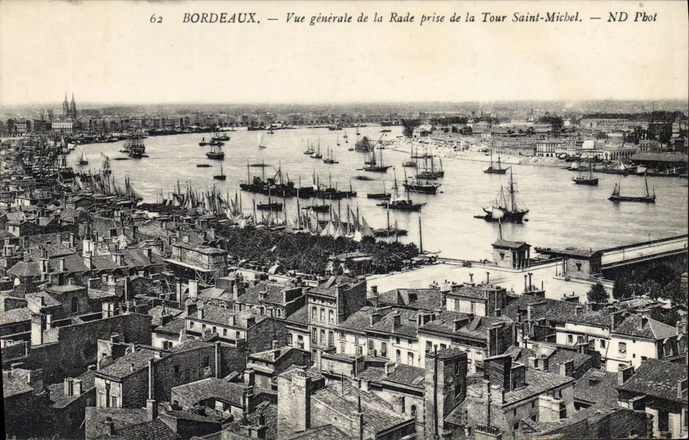 Bordeaux — Allgemeiner Blick auf den Hafen vom Turm Saint-Michel — ND Phot - Vorderseite
